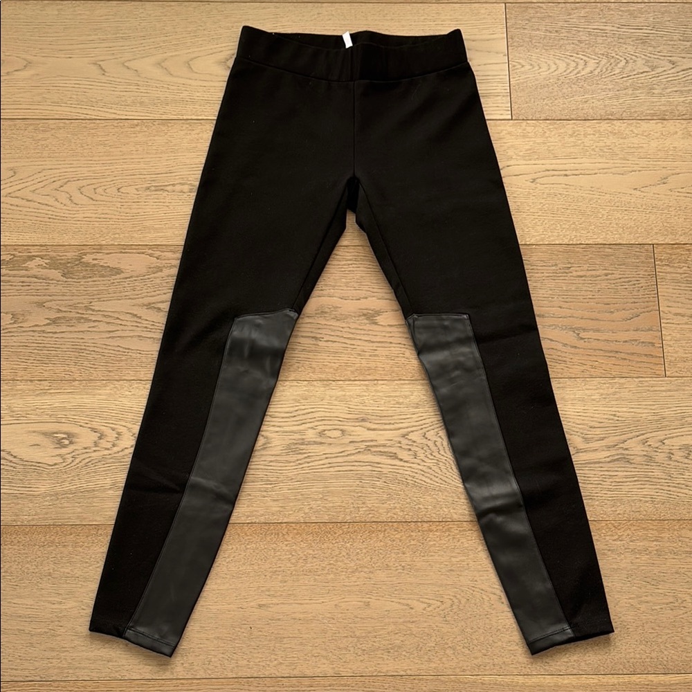 BCBGeneration Black Leggings with Sleek Design